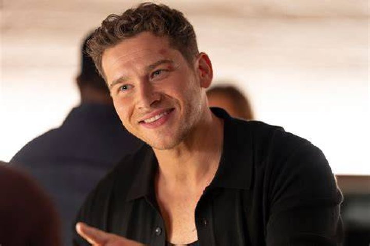 🖤 oliver stark 🤍 Stark, Heartthrob, Actors