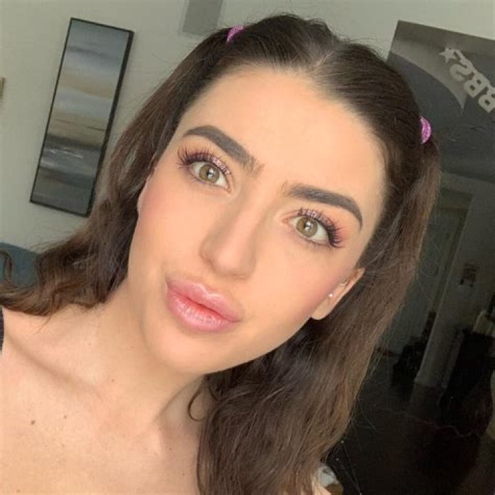 Alexia Marano Net Worth, Age, Height, Weight, Early Life, Career