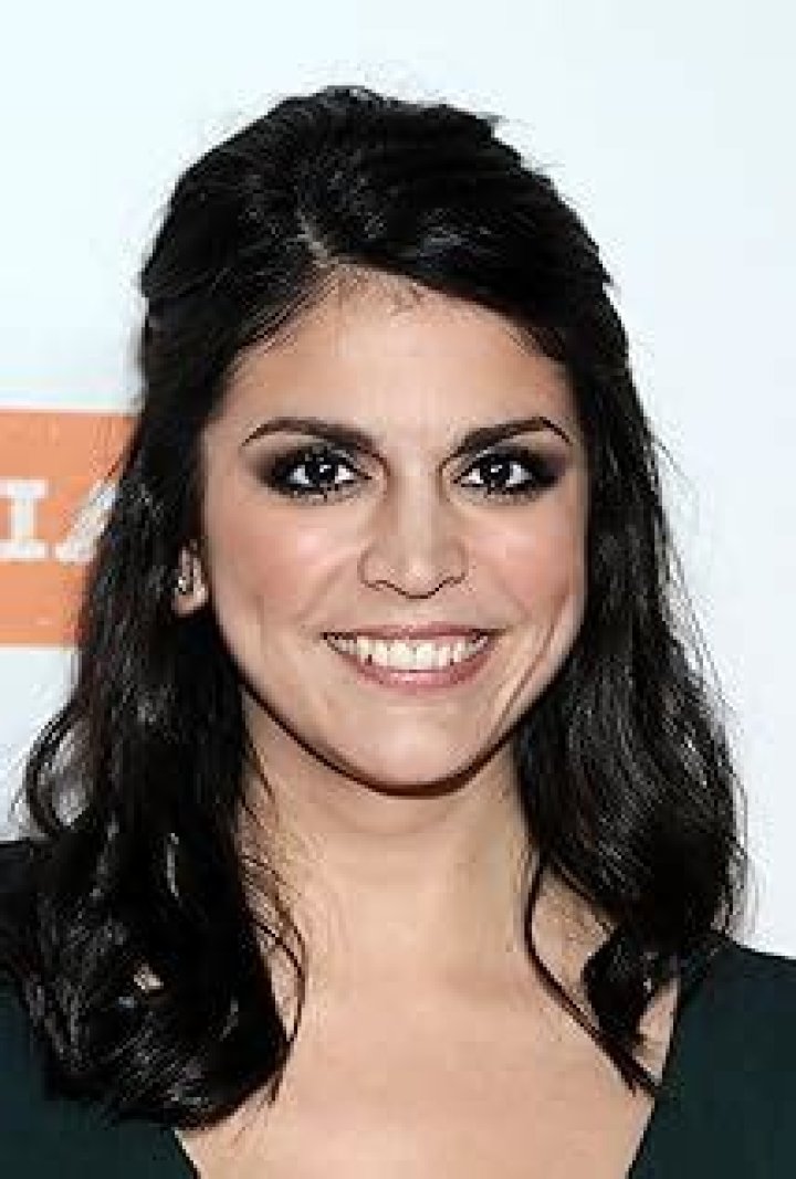 Cecily Strong 2024 dating, net worth, tattoos, smoking & body