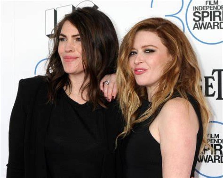 Clea DuVall y su novia hacen una carrera de compras de &uacute;ltimo minuto a
