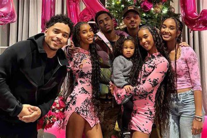 Diddy And Twin Daughters Celebrate First Christmas Without Kim Porter