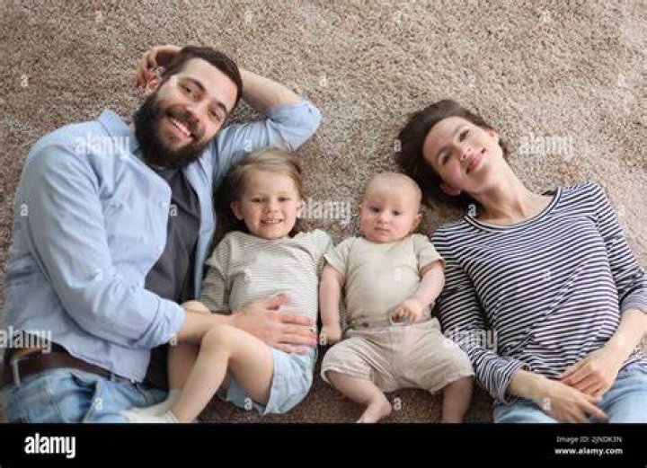 Eads with mother and father Stock Editorial Photo &copy; s_bukley