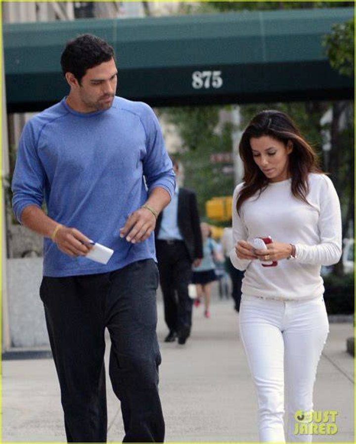 Eva Longoria & Mark Sanchez Holding Hands in New York City! Photo