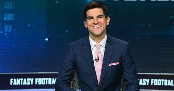 Field Yates (ESPN) Wiki, Age, Height, Parents, Wife, Salary, Net Worth