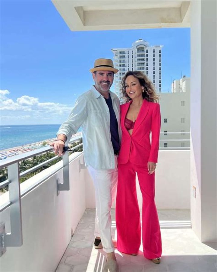 Giada De Laurentiis and Boyfriend Shane Farley Share Laughs and Burgers