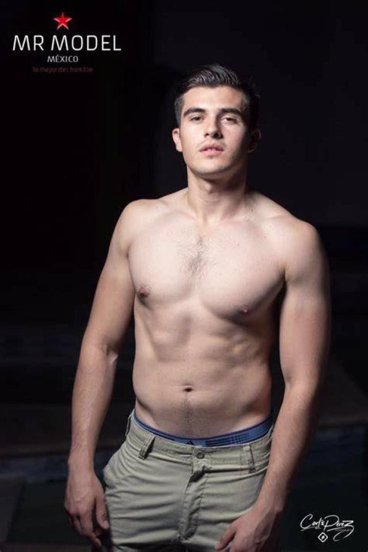 Guapo encontrado!!!! Conoce al sexy Irvin Villatoro!!! Fotas Esc&aacute;ndala