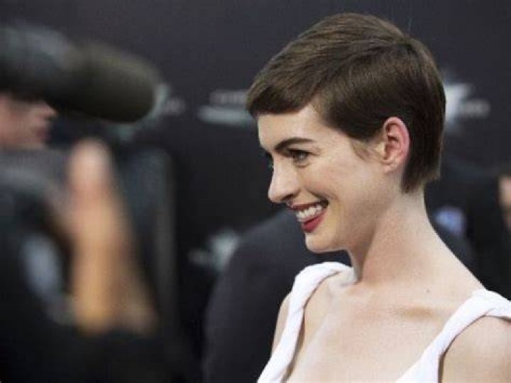 How Anne Hathaway Lost 25 Pounds For Her Role PK Baseline How Celebs