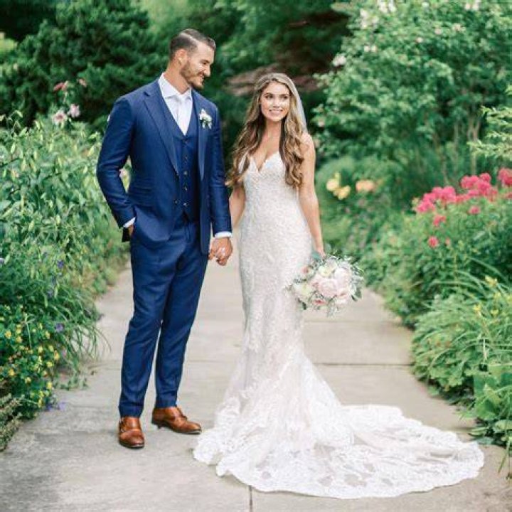 How Mitch Trubisky, wife Hillary celebrated Steelers signing