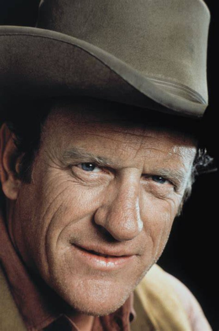 How Tall Was James Arness? James Arness Height, Age, Weight And Much