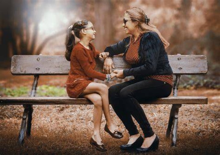 Id&eacute;ntica a su madre y acosada por los paparazzi desde ni&ntilde;a as&iacute; es