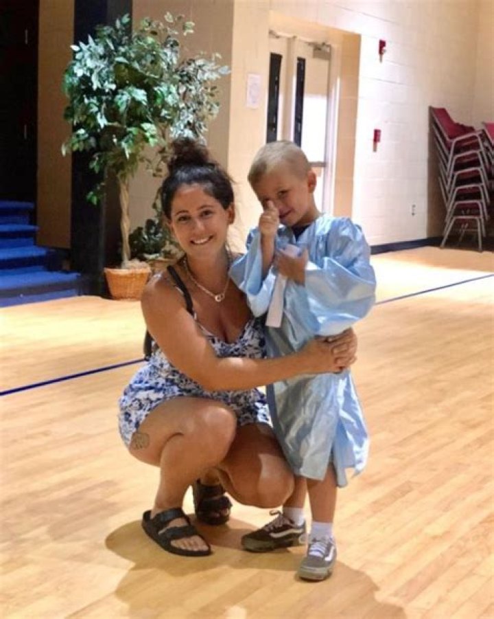 Jenelle Evans&rsquo; Son Graduates Preschool After She Regains Custody