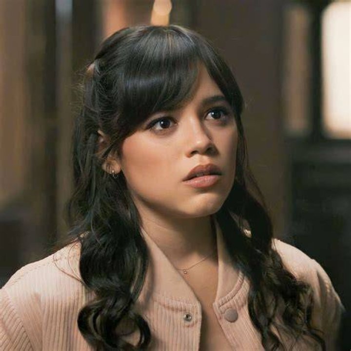 Jenna Ortega Brushes Off Scream VI Red Carpet Wardrobe Malfunction