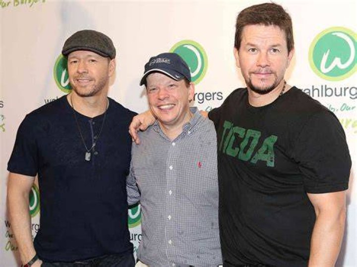 Jim Wahlberg Wahlburgers Cast A&E