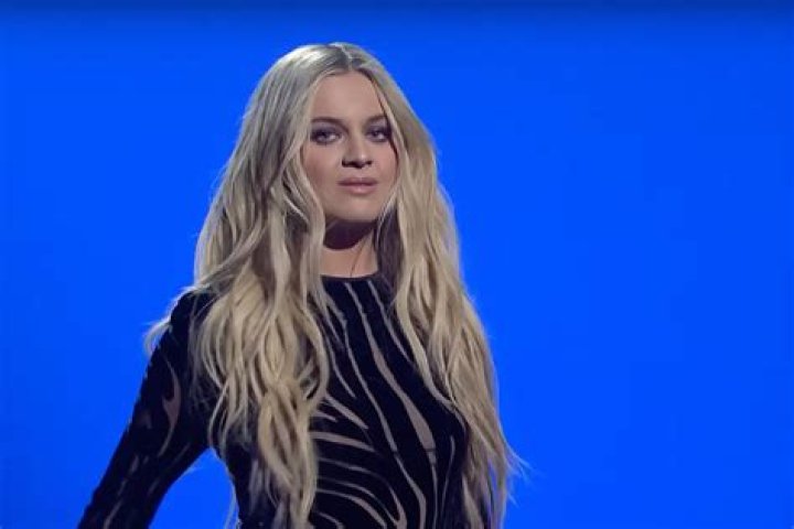 Kelsea Ballerini Shares Searing New 'Blindsided' Verse on 'SNL'