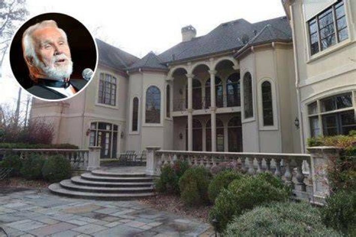 Kenny Rogers Former Atlanta Mansion is Now Abandoned See Photos