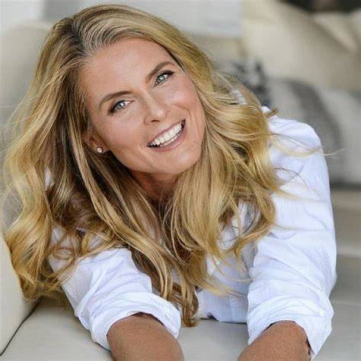 Kim Alexis image