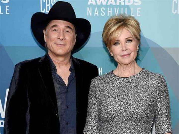 Know The Untold Story Of Clint Black's Wife