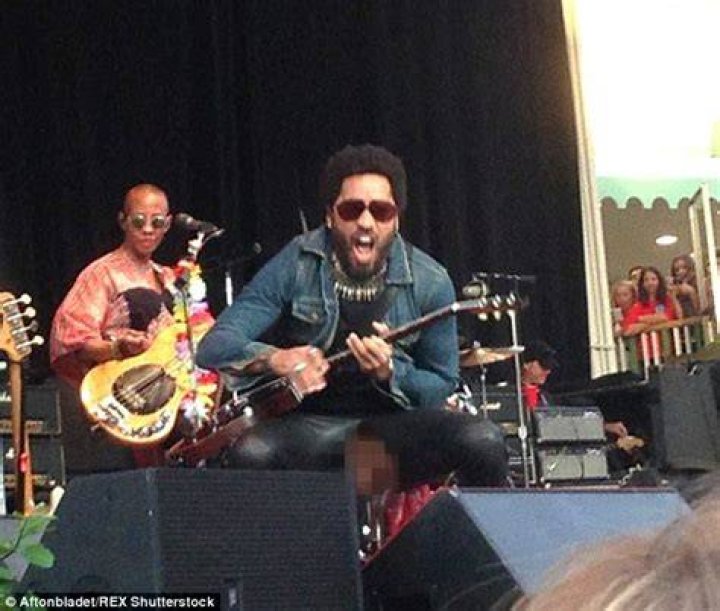 Lenny Kravitz goes commando and his leather trousers split open during