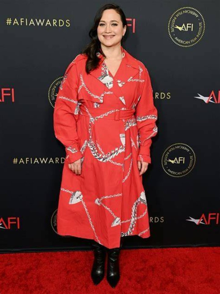 Lily Gladstone Height Weight Body Stats Biography Facts