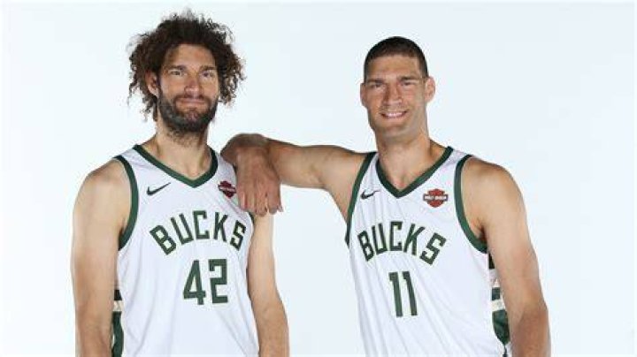Lopez Brothers Reading To Kids Gives You All The Happy Feels &mdash; SnoTapWI