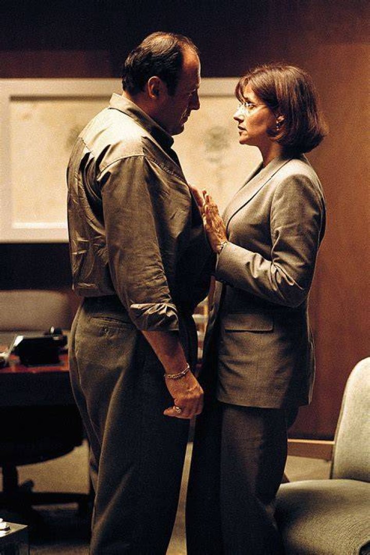 Lorraine Bracco behind the scenes of Goodfellas (1989) r/OldSchoolCelebs