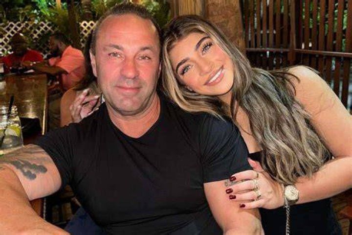 &lsquo;RHONJ&rsquo;s Joe Giudice Tells Melissa To &lsquo;Shut Up&rsquo; See Message