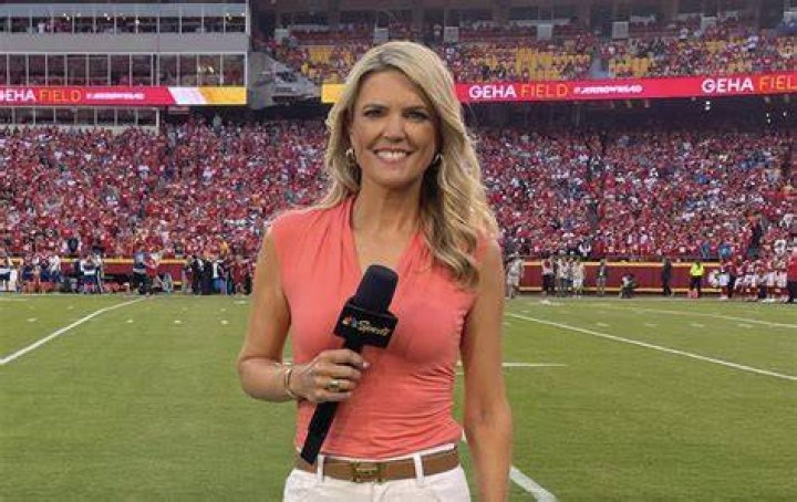Melissa Stark NFL sideline return with a family &lsquo;validating