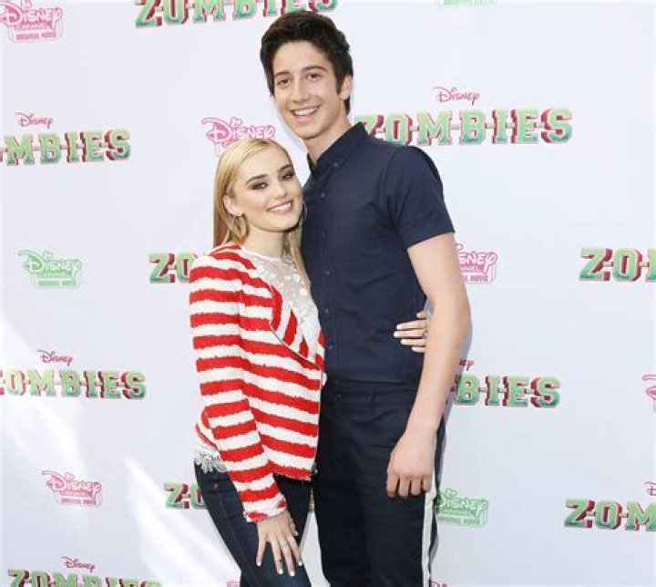 Milo Manheim Girlfriend, Age, Height, Bio, Mom, Dad, Net Worth