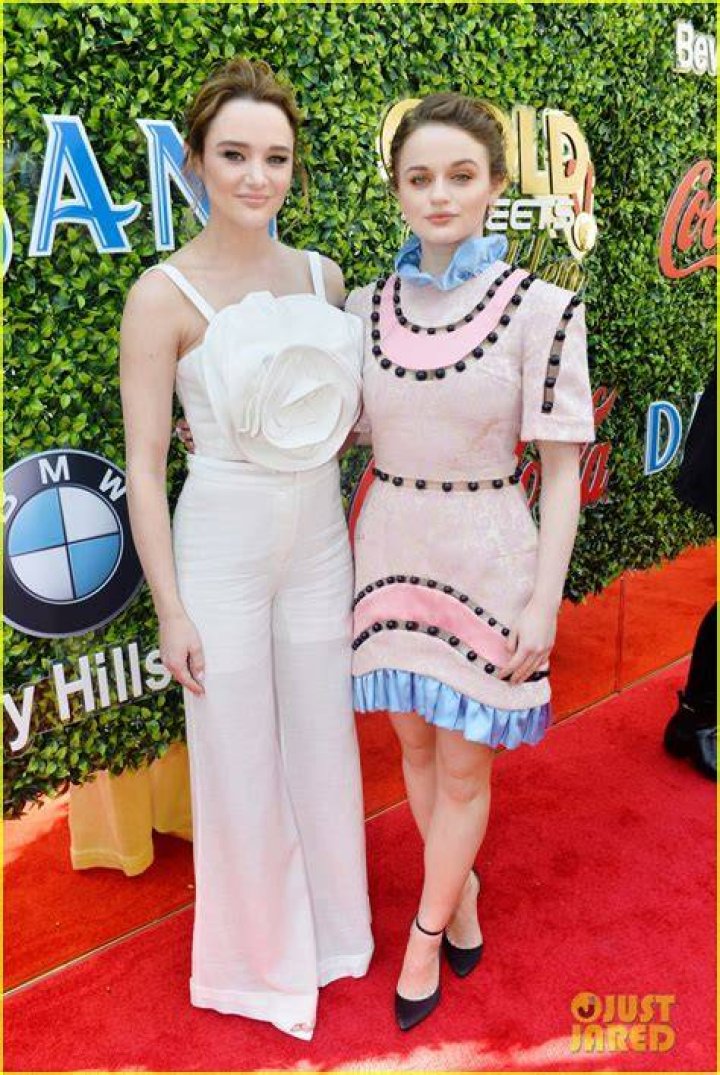 Photo joey king sister hunter golden globes weekend parties 14 Photo