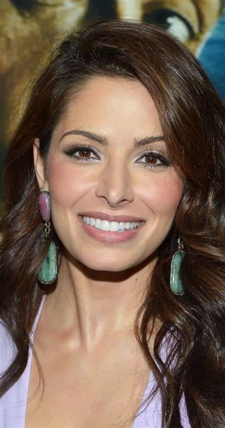 Sarah Shahi Bio, Net Worth, Salary, Boyfriend, ExHusband, Parents