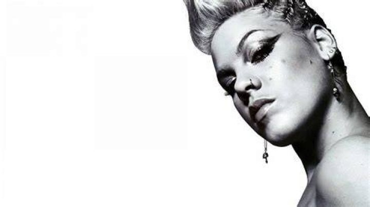 Singer Pink Wallpapers Wallpaper Cave
