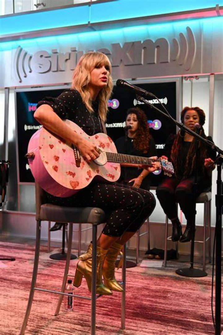 Taylor Swift Performing at SiriusXM Studios in NYC 08/23/2019