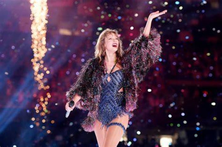 Taylor Swift's Parents (Andrea and Scott Kingsley Swift) Bio, Age