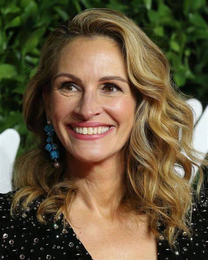The biography of Julia Roberts daughter, Hazel, her age, and career