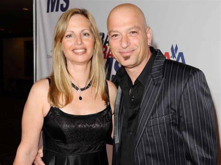 The secret to Howie Mandel's 43year marriage with his wife, Terry