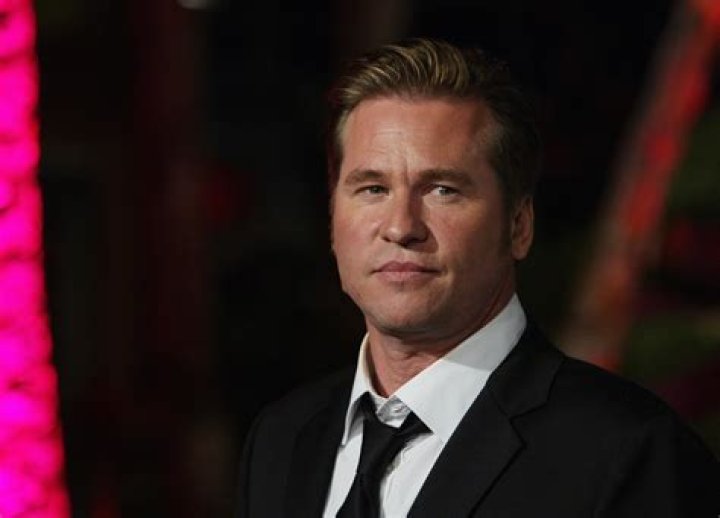 Top Gun&rsquo;s Val Kilmer Lost Voice Amid Throat Cancer Battle Timeline