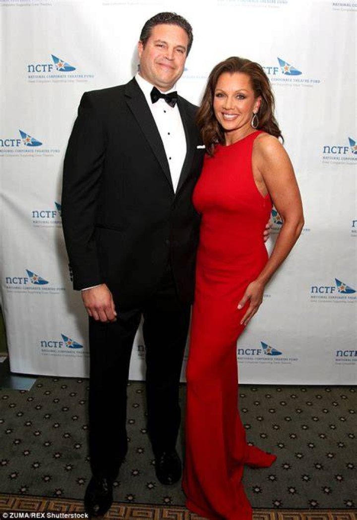 Vanessa Williams Marries her Husband Again, This Time in a Pamella