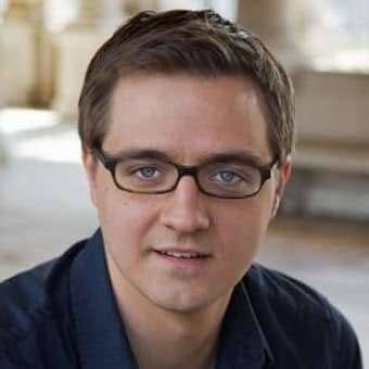 What Is Chris Hayes&rsquo; Salary at MSNBC, Net Worth?