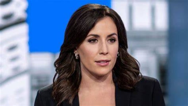 Why is Hallie Jackson not Wearing her Wedding Ring? Hallie Jackson